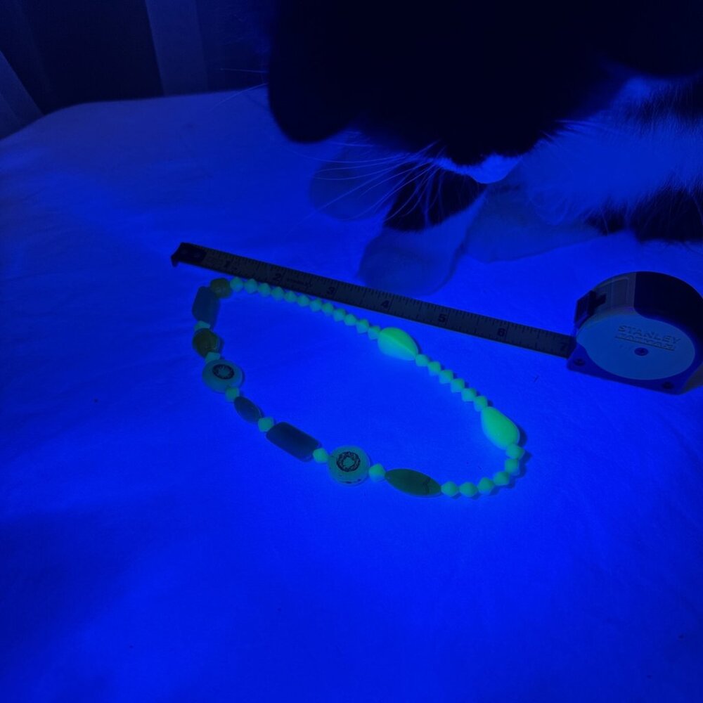 Uranium Glass Jadeite Necklace Vintage Cat Approved - Picture 14 of 14